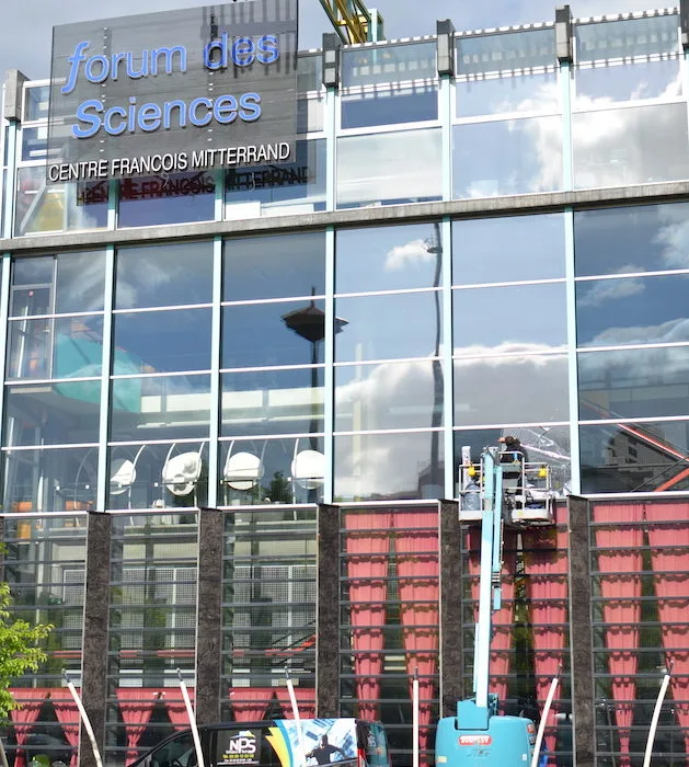 Film anti-regard — Bâtiment