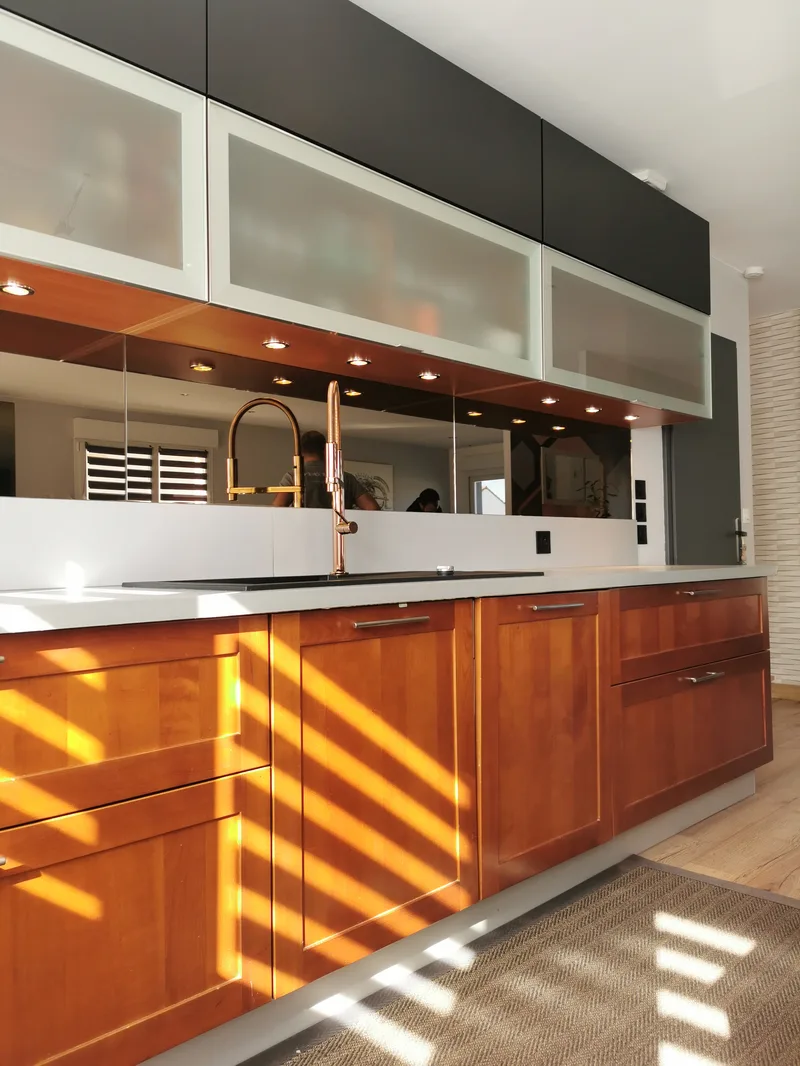 Avant — Cuisine en bois à rénover