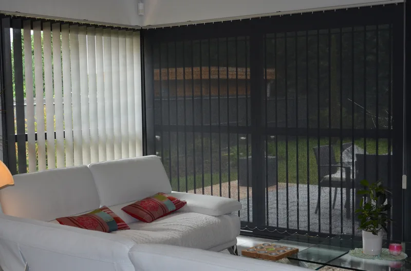 Store bandes verticales — Salon particulier