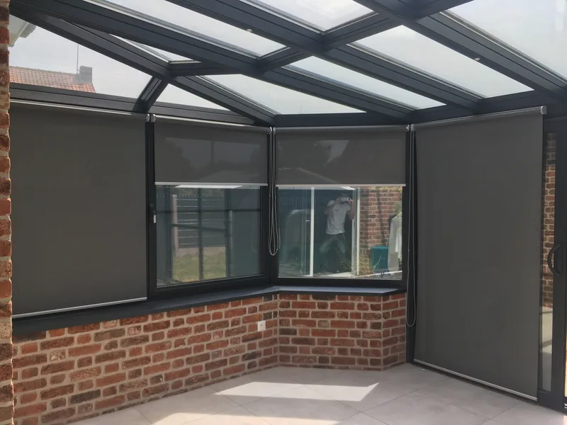 Store enrouleur — Véranda en briques