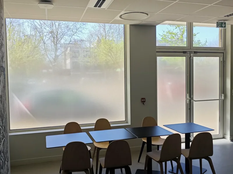 Film anti-regard pour fenêtre — protection de l'intimité